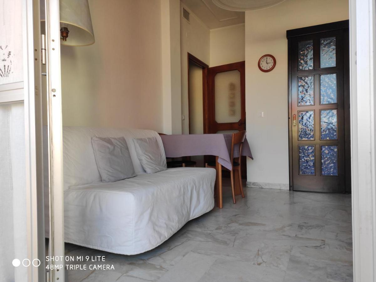 Valter Apartment Пиетра Лигуре Екстериор снимка
